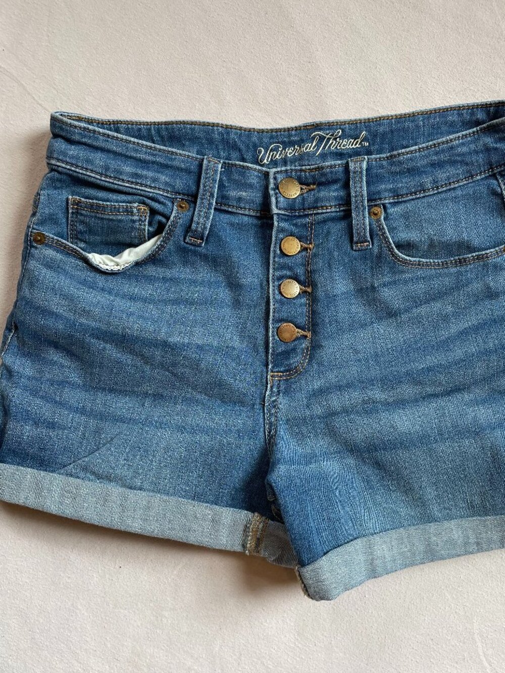 Universal Thread Medium Blue Button-Fly Rolled-Hem Denim Shorts Women’s 6